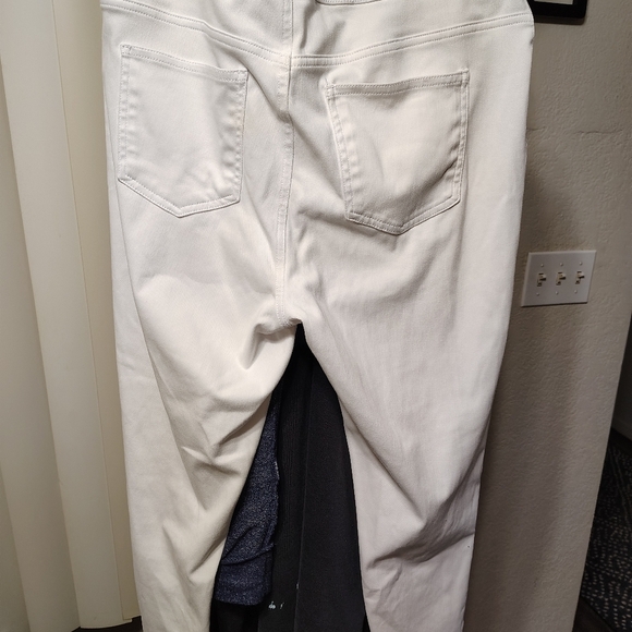 Women's white pants - Picture 6 of 8